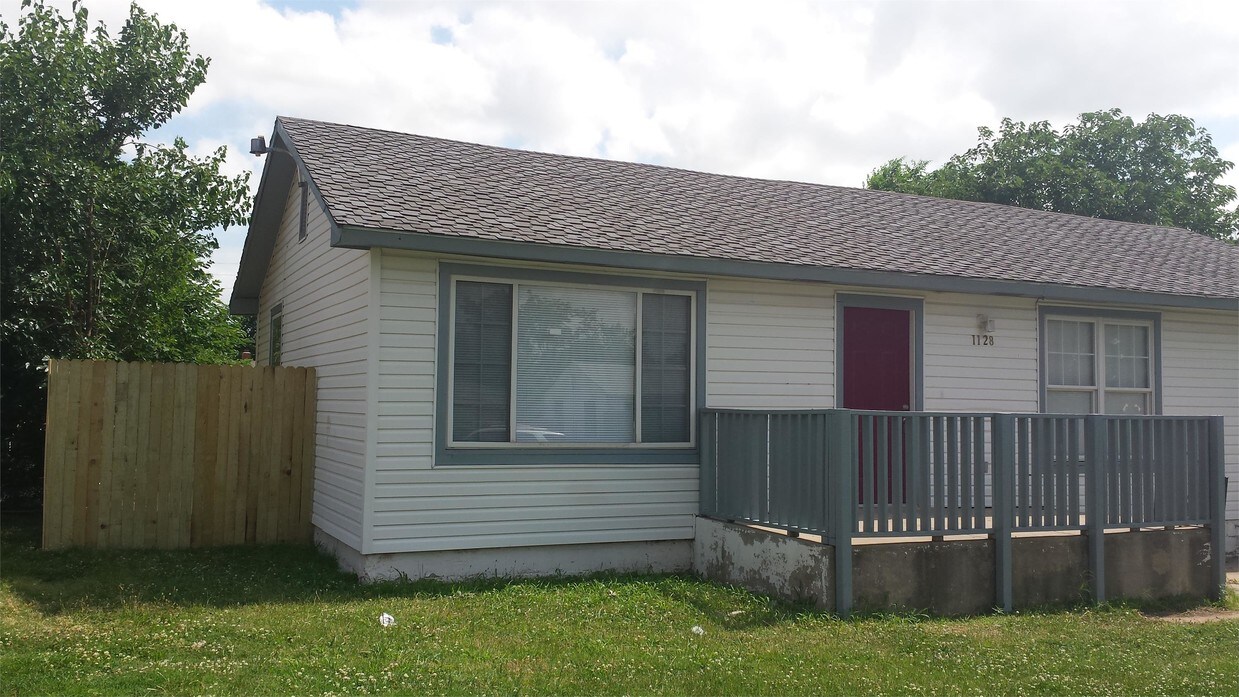 Foto principal - 1128 SW 39th St