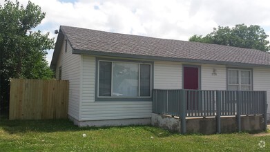 Building Photo - 1128 SW 39th St