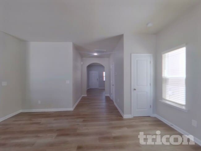 Foto del edificio - 142 Spring Knoll Dr