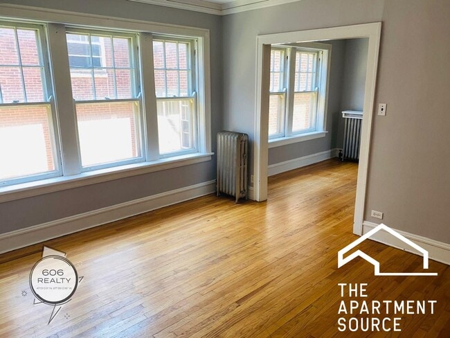 Foto del edificio - 1335 W Carmen Ave