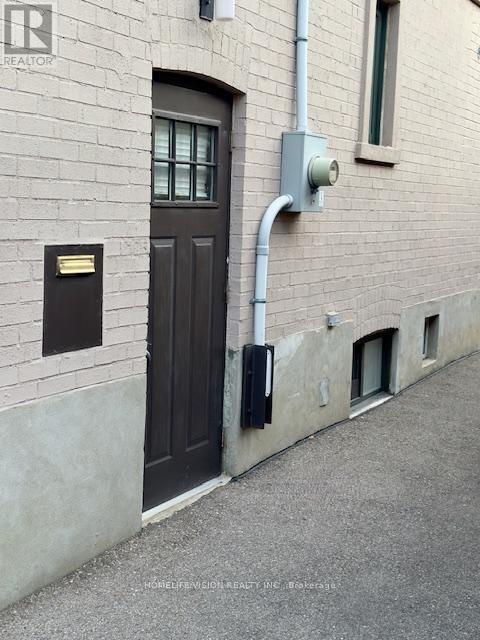 Building Photo - 165 Torrens Ave