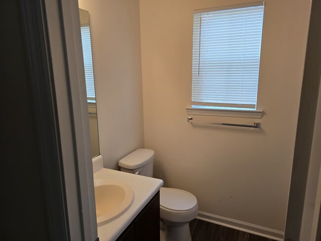 Building Photo - 60 Leeward Dr