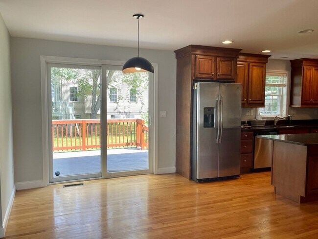 Building Photo - 28 Overlook Ave