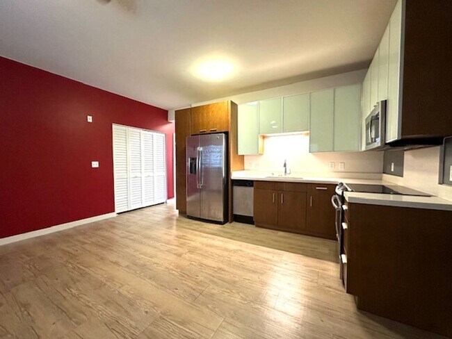 Building Photo - 2 Bedroom, 2 Bathroom, 2 Parking (Residenc...