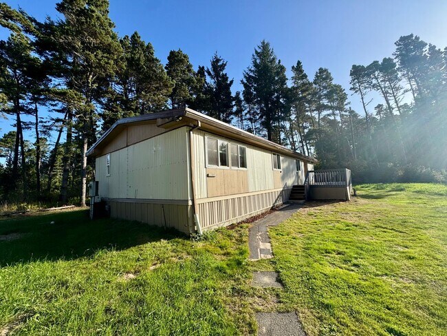 Building Photo - Large Yard 3bd 2ba Home in Long Beach!