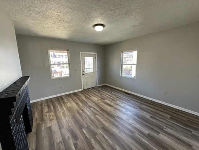 Building Photo - 1149 Walters St