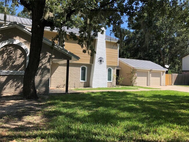 Foto del edificio - 2606 N Woodloch St