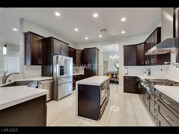 Foto del edificio - 2609 Sun Reef Rd