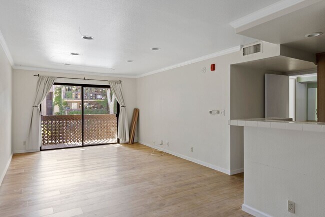 Foto del edificio - 22100 Burbank Blvd
