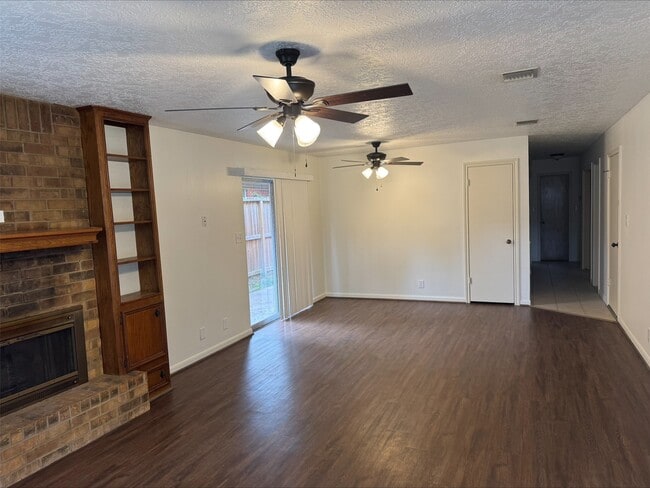 Building Photo - 1702 Hazelwood St