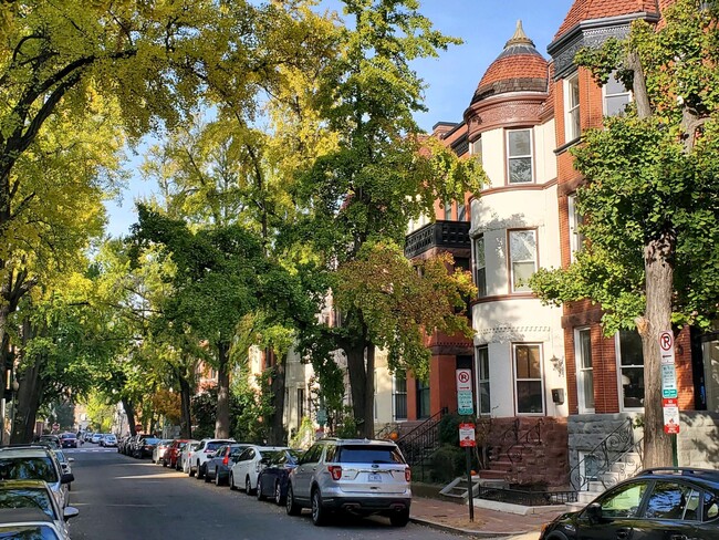 Building Photo - 1713 Riggs Pl NW