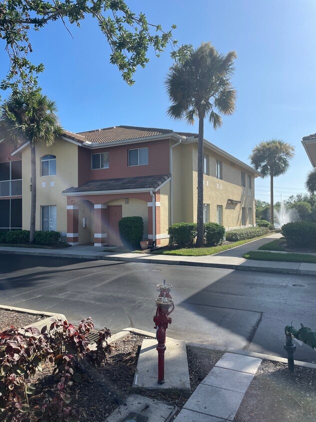 Primary Photo - 6400 Aragon Way