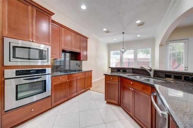 Foto del edificio - 3219 St George Square Ct