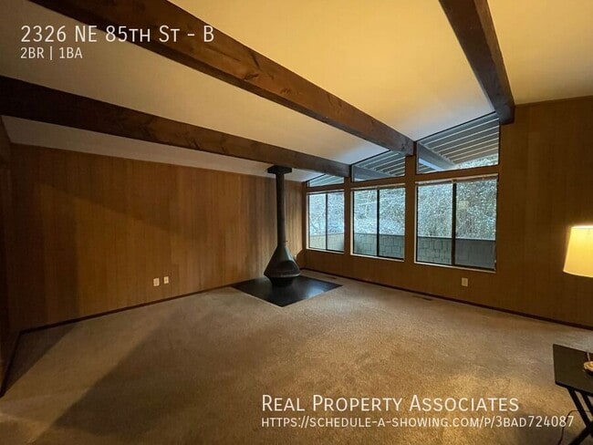 Building Photo - 2326 NE 85th St