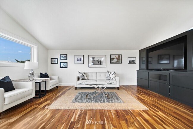 Foto del edificio - 37924 Hood Canal Dr NE