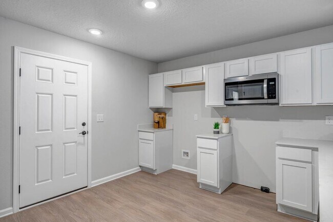 Foto del edificio - 5460 Amazon Ave