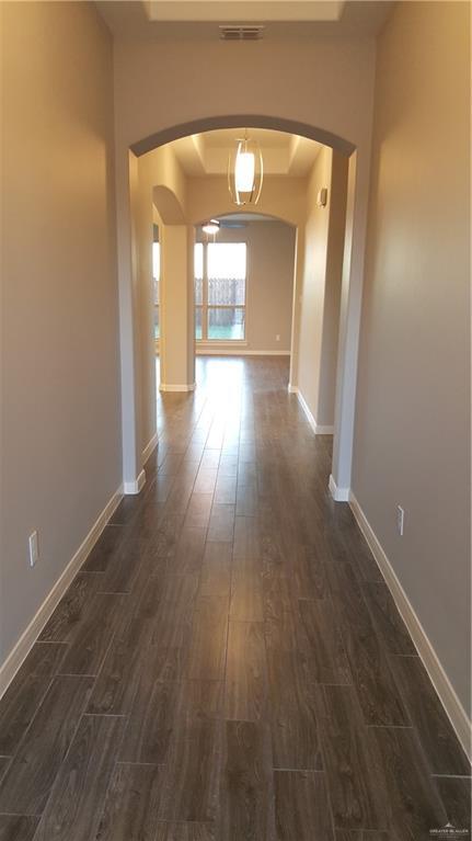 Foto del edificio - 5261 Lost Creek Ln