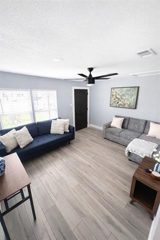 Foto del edificio - 228 Harrison Ln