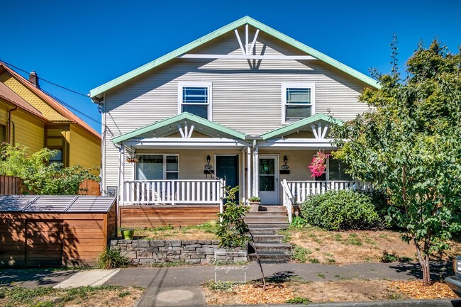 Building Photo - 4073-4077 N Borthwick Ave