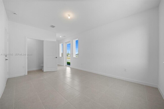 Foto del edificio - 715 SE 15th St