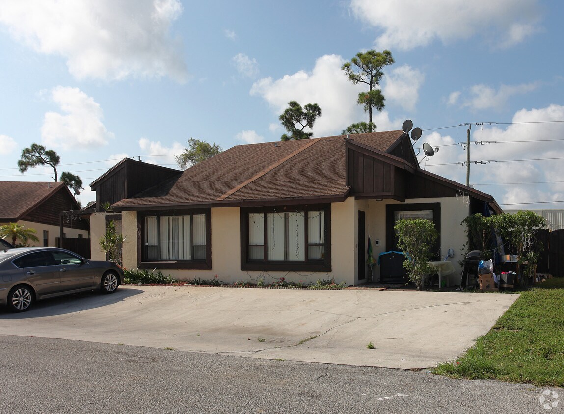 Foto del edificio - Mil Lake Estates