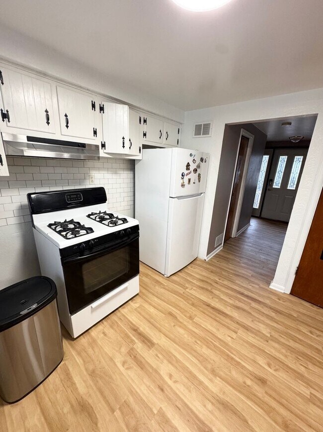 Foto del edificio - Spacious 3 Bedroom Home in Monroeville