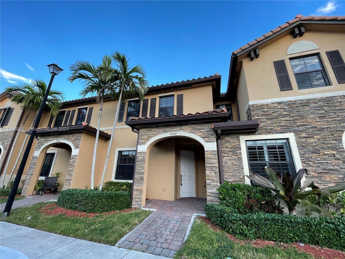 9339 W 33rd Ln, Hialeah, FL 33018 Townhome Rentals in Hialeah FL