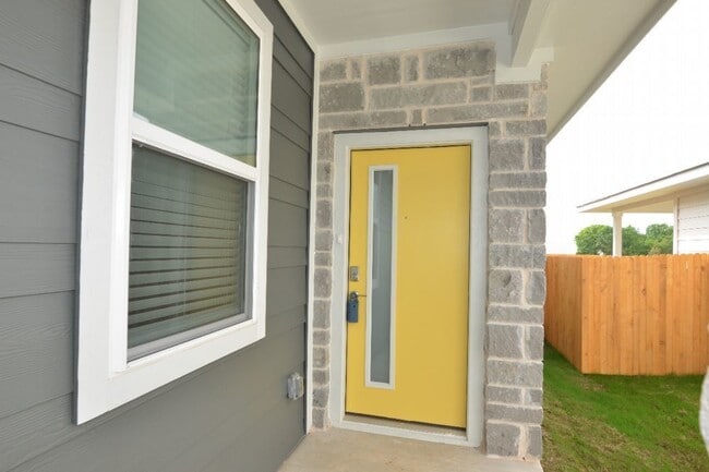 Building Photo - Welcome to this beautiful modern-style 4-b...