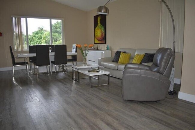 Building Photo - 5766 NW 127th Ter