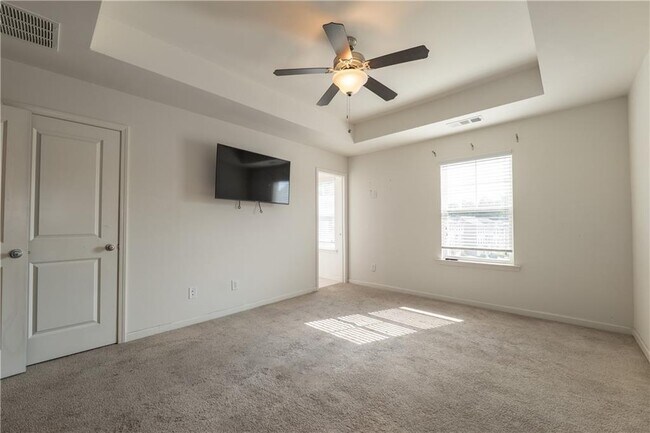 Building Photo - 915 Society Cir