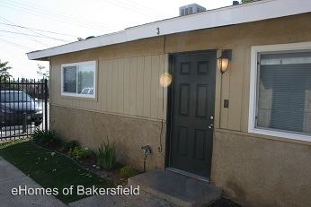 Building Photo - 1307 Lake St