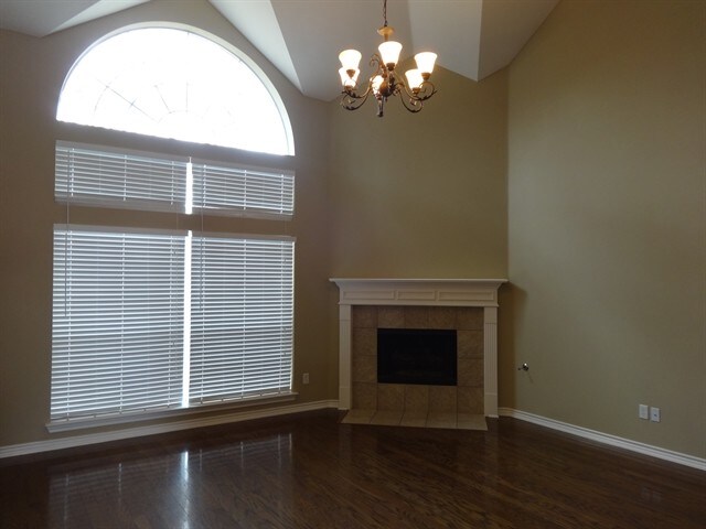 Foto del edificio - 808 Warwick Ct