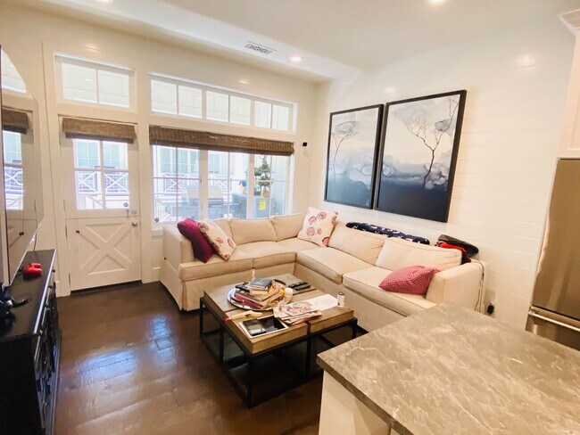 Foto del edificio - Modern 3 Bed 3 Bath Townhouse Near Downtown Campbell