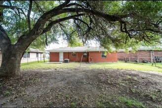 Building Photo - 1908 Peachwood Dr Building Photo - 1908 Peachwood Dr