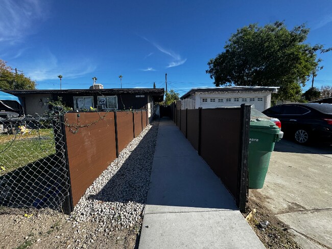 Foto del edificio - 7793 Merito Ave