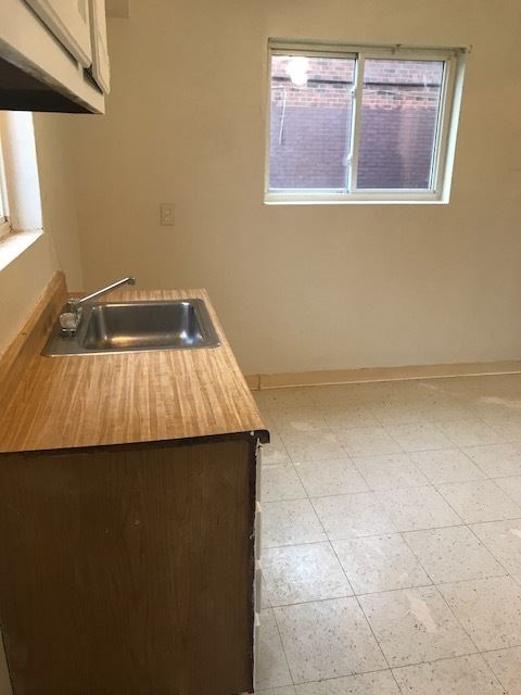 Building Photo - 5970 Glenway Dr
