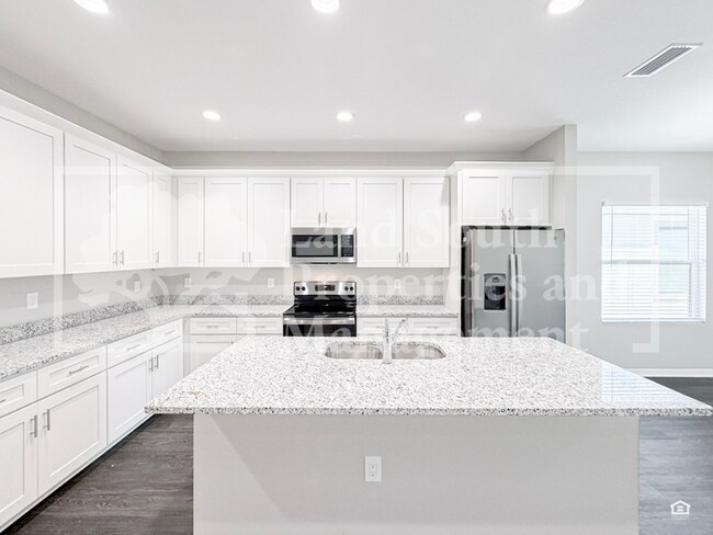 Building Photo - 3358 Cup Dr