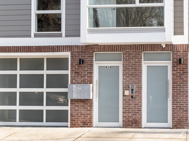 Entrance - 414 1st St