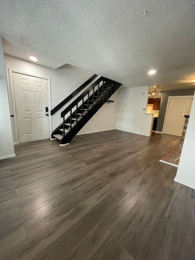 Foto principal - 4981 Garrison St