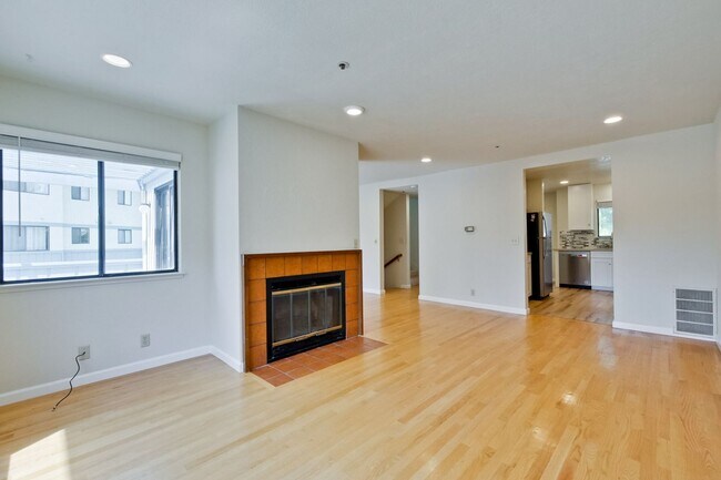 Foto del edificio - Condo Near Cupertino High | Updated Kitche...