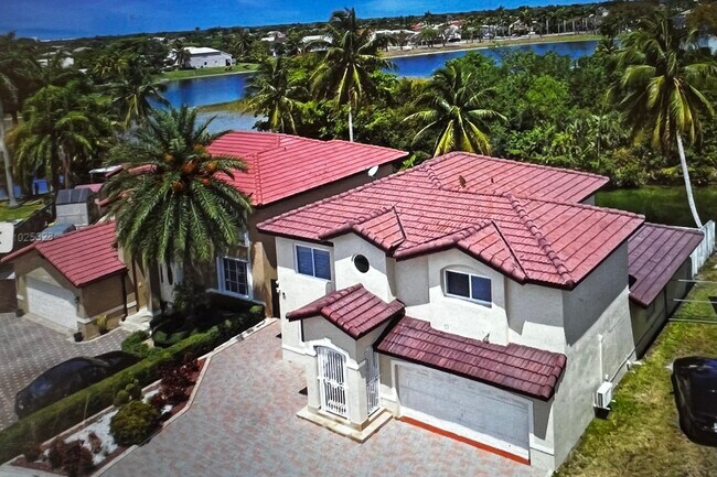 Foto del edificio - 15823 SW 79th St