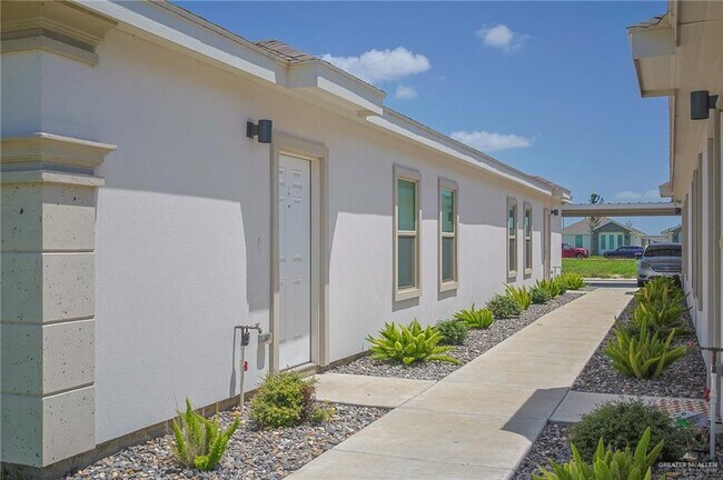 Foto del edificio - 5601 Sandpiper Ave
