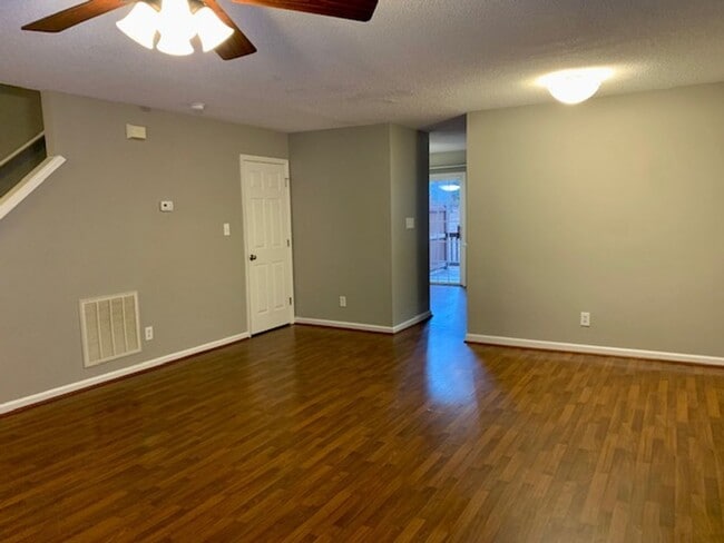 Photo - 107 Climbing Ivy Ct Townhome