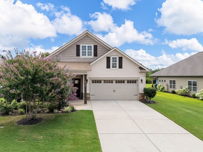 Building Photo - Beautiful 3 Bedroom Home with Modern Finis...