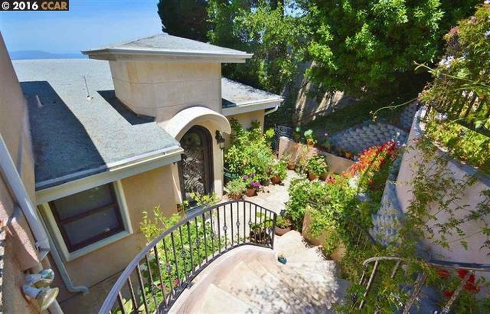 duplex house entrance - 7285 Snake Rd