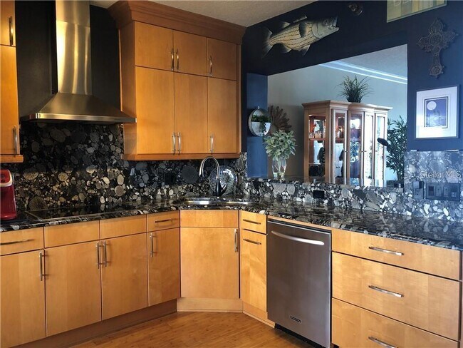 Foto del edificio - 7892 Sailboat Key Blvd S
