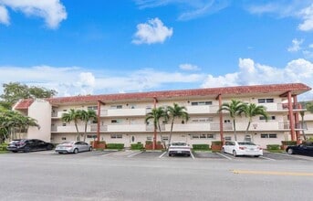 Building Photo - 8901 S Hollybrook Blvd
