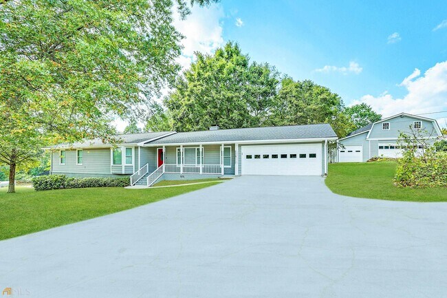 Building Photo - 4395 Riverside Dr SW