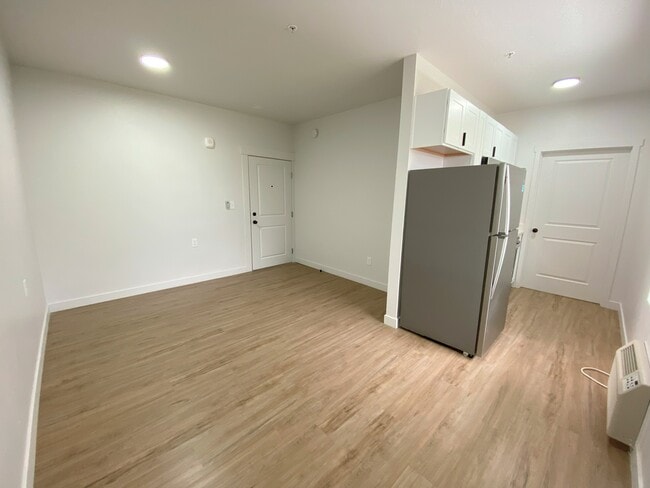 Building Photo - 404 E 5600 S