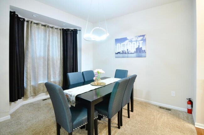 Foto del edificio - 4481 Bridgeview Ln